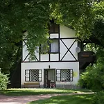 Hotel Chateau Garden Retreat Loucen