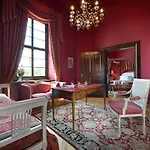 Hotel Chateau Garden Retreat