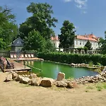 Hotel Chateau Garden Retreat