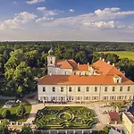 Chateau Garden Retreat 4* Loučeň