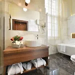 Chateau Garden Retreat Loucen