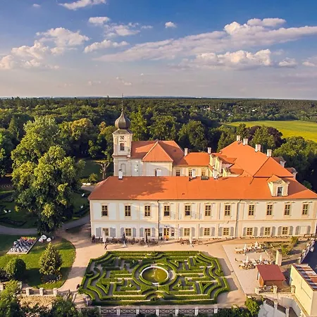 Hotel Chateau Garden Retreat Loučeň