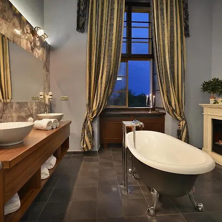 Chateau Garden Retreat فندق