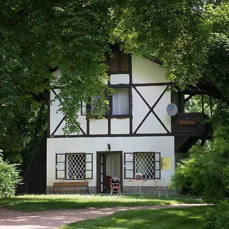 Hotel Chateau Garden Retreat Loucen