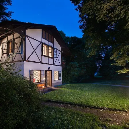 Chateau Garden Retreat Otel