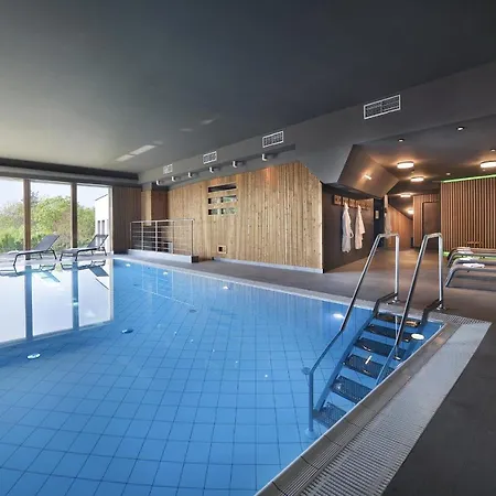 Chateau Garden Retreat 4* Loucen