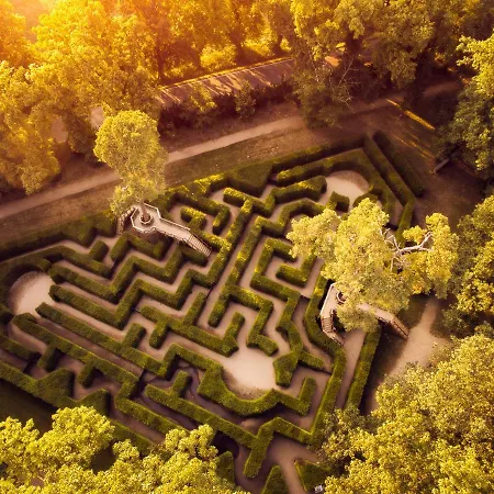 Chateau Garden Retreat Loucen