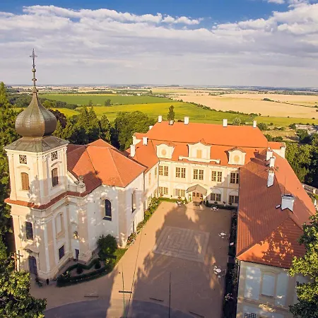 Hotel Chateau Garden Retreat Loučeň