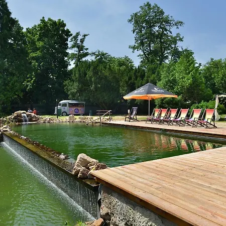 Chateau Garden Retreat 4*