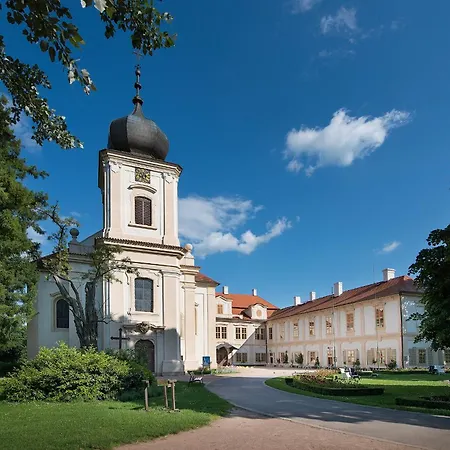 Chateau Garden Retreat