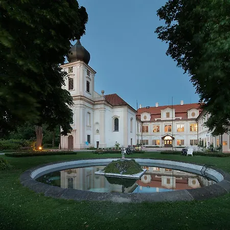 Chateau Garden Retreat