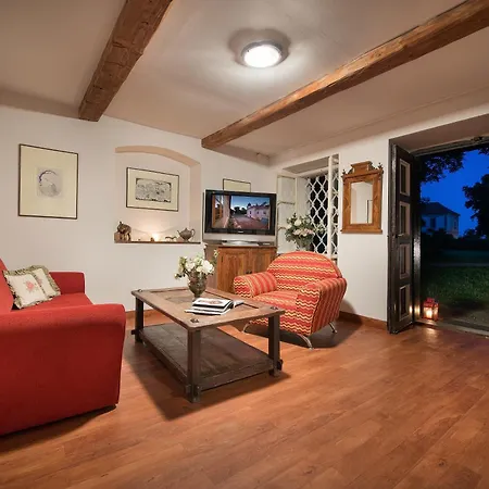 Hotel Chateau Garden Retreat