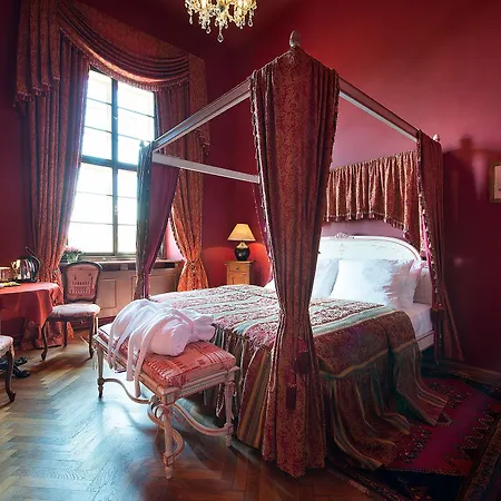 Chateau Garden Retreat Hotel Loučeň