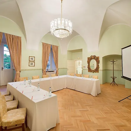 Ξενοδοχείο Chateau Garden Retreat Loučeň