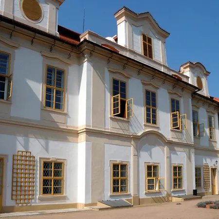 Chateau Garden Retreat 4* Loučeň