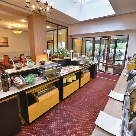 Chateau Garden Retreat