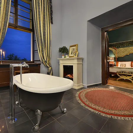 Chateau Garden Retreat Loučeň