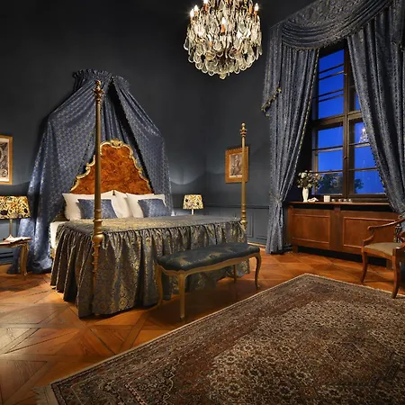 Chateau Garden Retreat Loucen