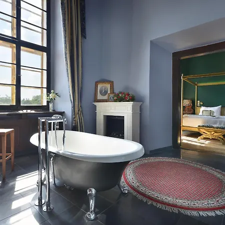 Chateau Garden Retreat Hotel
