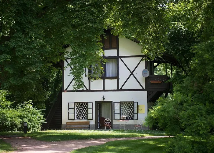 Hotel Chateau Garden Retreat Loučeň