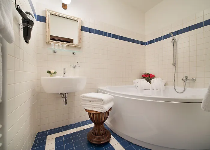 Chateau Garden Retreat Hotel Loučeň