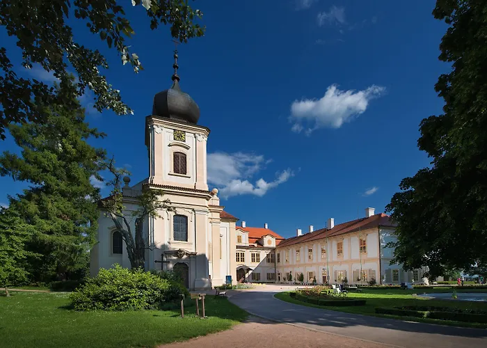 Chateau Garden Retreat 4* Loučeň