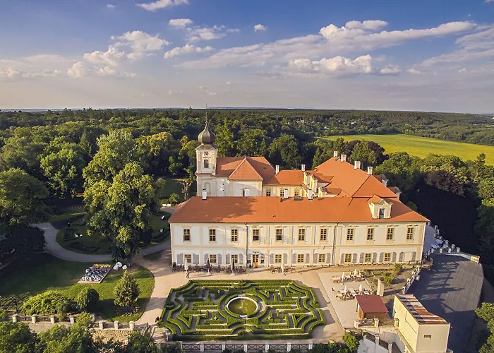 Chateau Garden Retreat 4* Loučeň